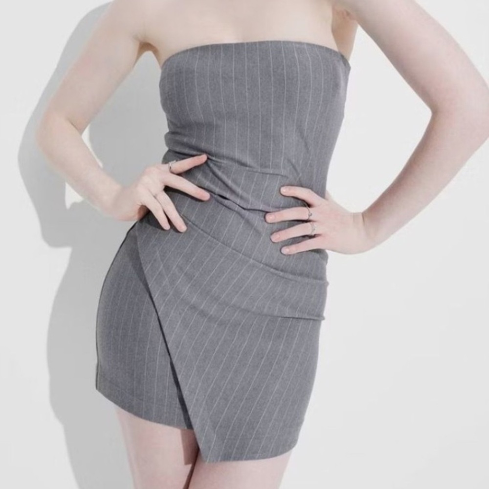 Gray Pinstripe tube dress❗️
